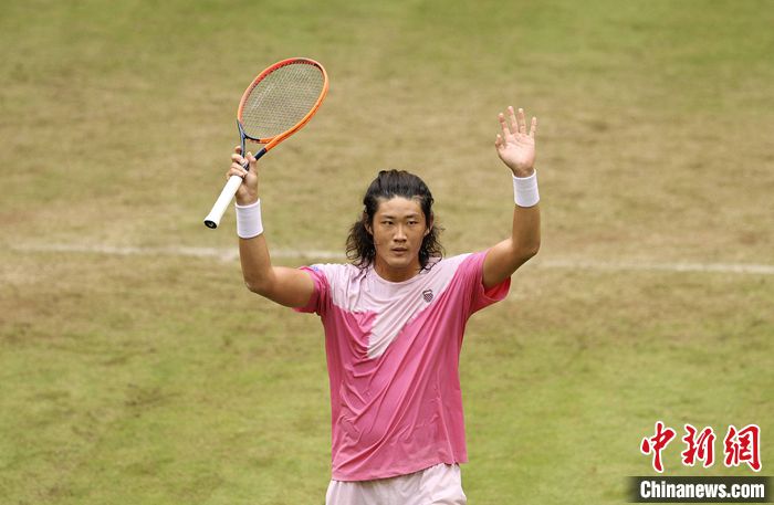 张之臻即时世界排名升至33位，将在哈雷草地对阵