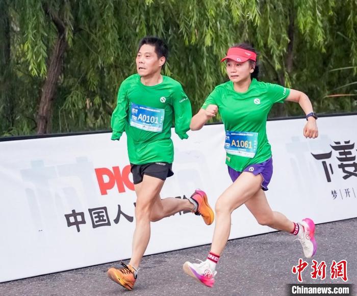 浙江千村竞技万马奔腾首站下姜村开跑