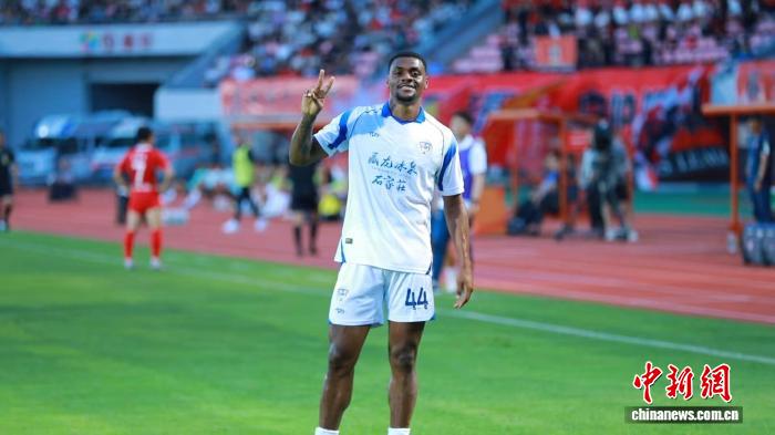 胡靖苏醒让冈萨雷斯深感：场上的救护比比赛更