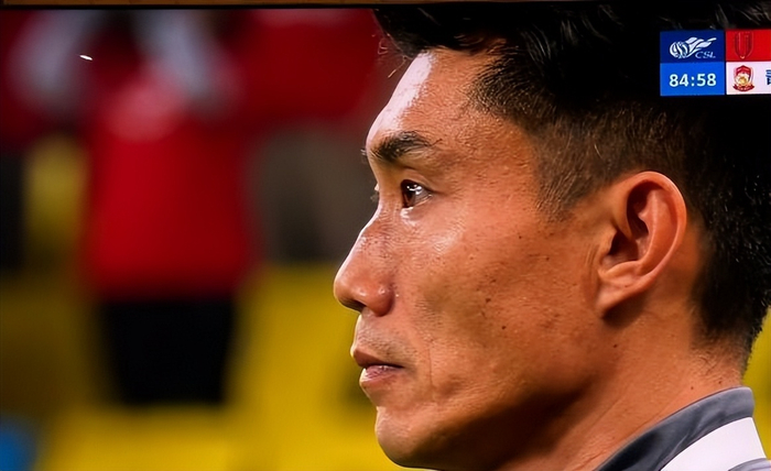 青岛西海岸1-5惨败成都蓉城 郑智执教遭质疑