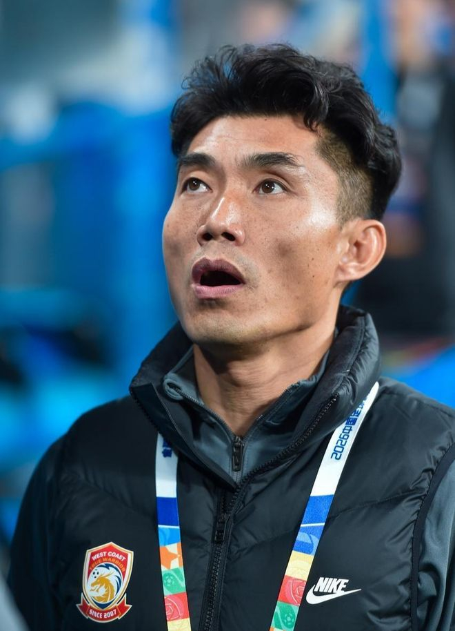 青岛西海岸1-5惨败成都蓉城 郑智执教遭质疑